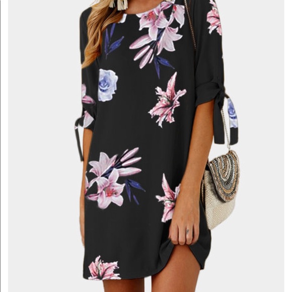 Dresses & Skirts - Navy Floral Mini Dress
